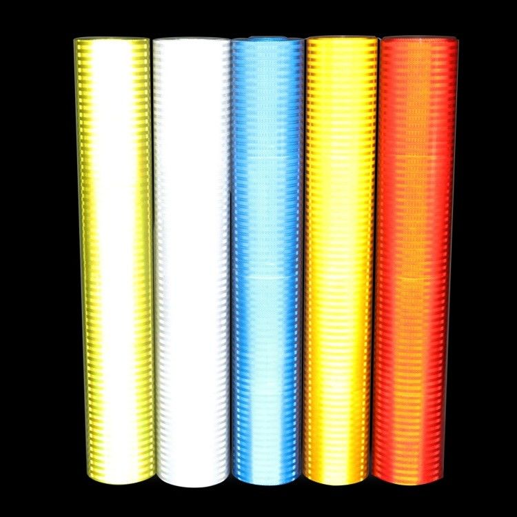 Lámina reflectante prismática acrílica autoadhesiva imprimible de grado prismático de alta intensidad, color amarillo fluorescente imprimible con protección UV, con flecha, 10 años
