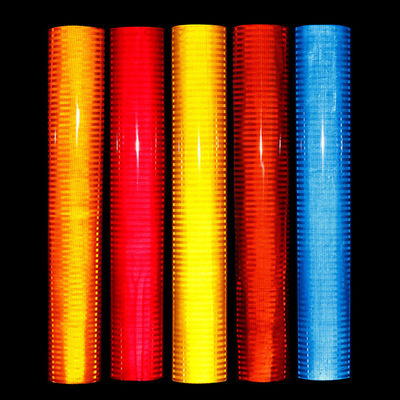 Buen precio Señales de tránsito de alta intensidad Retro Reflector Hoja de vinilo PET Material personalizado en línea