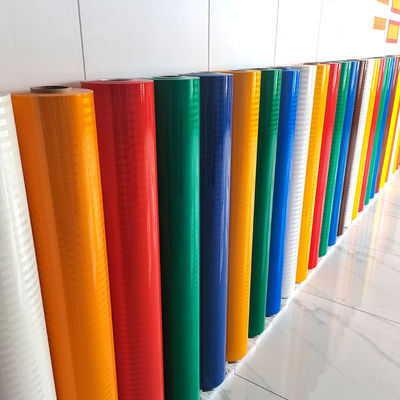 Buen precio 1.22*45.72m Rollo de película retroprismática de hoja reflectante para la seguridad vial en línea