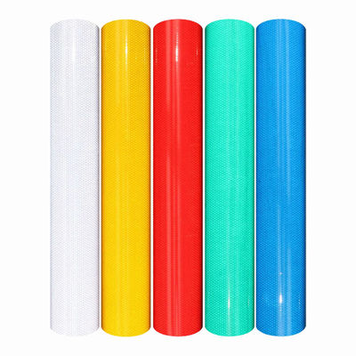 Buen precio Hoja reflectiva prismática de alta intensidad Blanco amarillo rojo para señales de tráfico en línea
