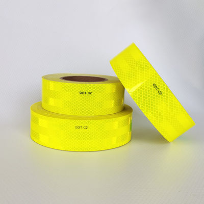 Buen precio 2 pulgadas x 150 pulgadas Pies impermeables Fluorescente amarillo DOT C2 cinta reflectante en línea