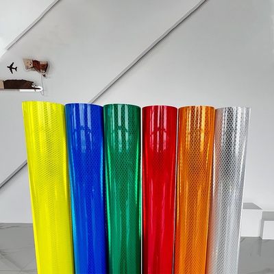 Buen precio Vinilo reflectante de grado diamante DG para impresión digital UV, 10 años, para señales de tráfico en carreteras en línea