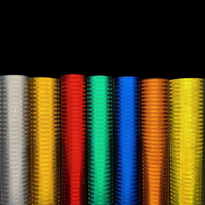Buen precio Material PET película reflectante lámina reflectiva prismática para señales de seguridad en línea