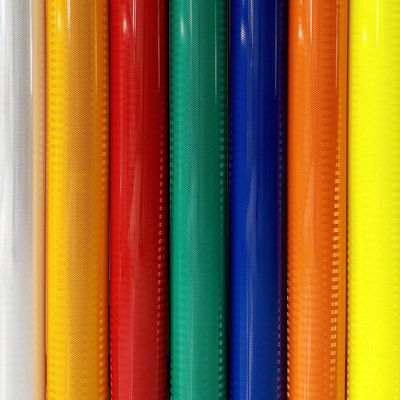 Buen precio Película reflectante de PET autoadhesiva, lámina reflectante prismática para señales temporales de tráfico en línea