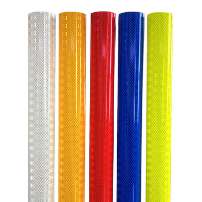 Buen precio ASTM D4956 Hoja reflectante HIP tipo IV con 10 años de vida útil y tecnología micro prismática en línea