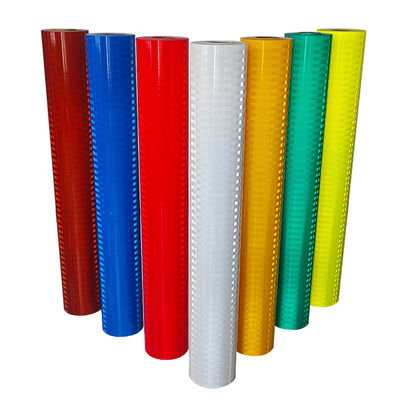 Buen precio Lámina reflectante prismática de grado de ingeniero con 7 años de durabilidad para señales de advertencia en carreteras en línea