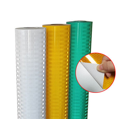 Buen precio ASTM D4956 Hoja reflectante EGP de tipo II para señalización vial en línea